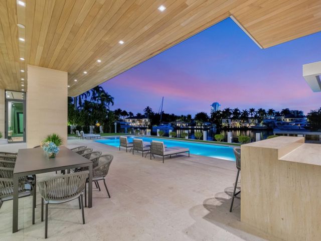 Продажа дома по адресу 2560 Del Lago Dr - фото 5815149