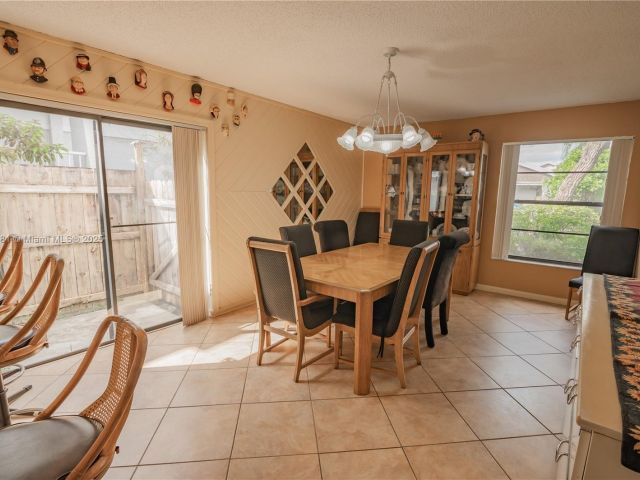 Продажа дома по адресу 36 Eastmont Rd - фото 5704266