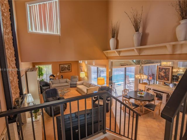 Продажа дома по адресу 36 Eastmont Rd - фото 5704270