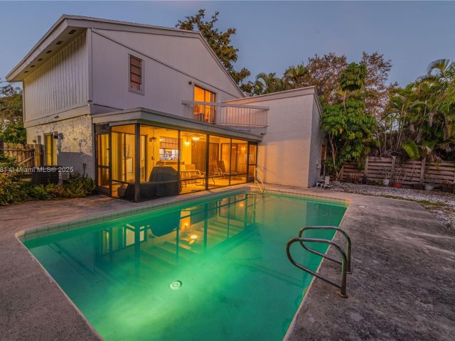 Продажа дома по адресу 36 Eastmont Rd - фото 5704278