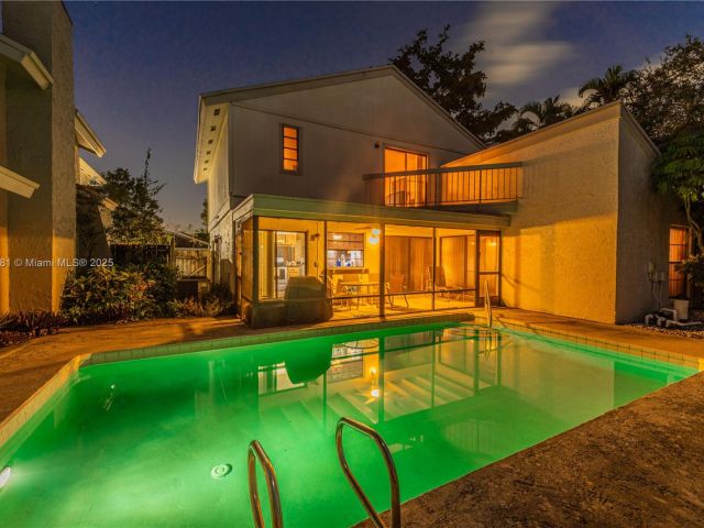 Продажа дома по адресу 36 Eastmont Rd - фото 5704281