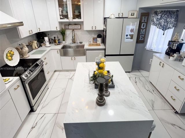 Продажа дома по адресу 15201 SW 177th Ter - фото 5783437