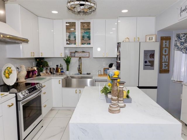 Продажа дома по адресу 15201 SW 177th Ter - фото 5783438