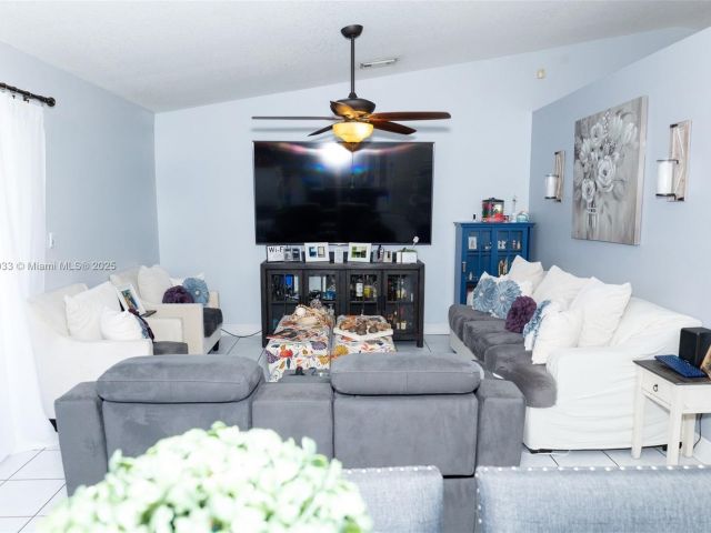 Продажа дома по адресу 15201 SW 177th Ter - фото 5783441