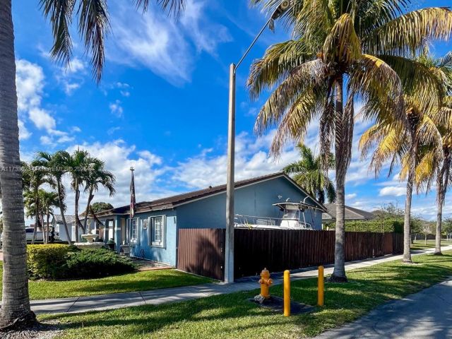 Продажа дома по адресу 15201 SW 177th Ter - фото 5783452