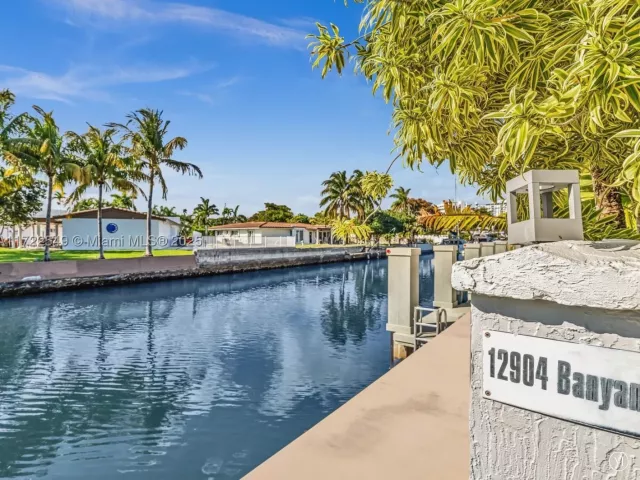 Продажа дома по адресу 12904 Banyan Rd - фото 9047820