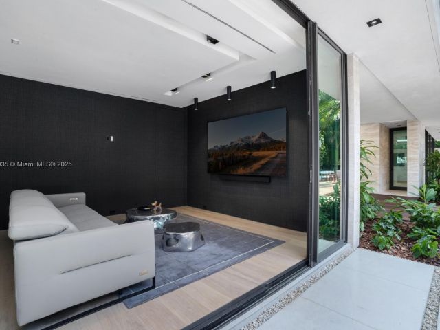 Продажа дома по адресу 4040 Kiaora St - фото 5774054