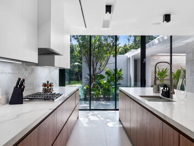 Продажа дома по адресу 4040 Kiaora St - фото 5774061