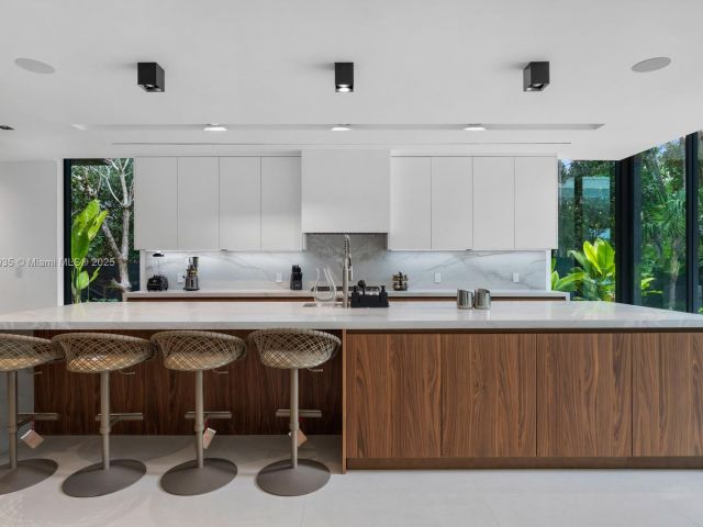 Продажа дома по адресу 4040 Kiaora St - фото 5774062