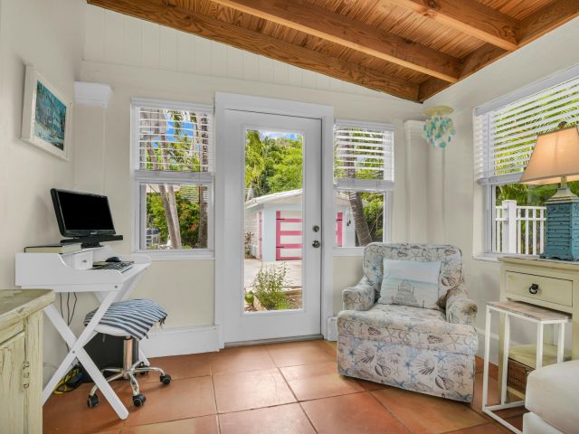 Дом в аренду по адресу 902 E Boca Raton Road - фото 6507903