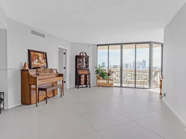 Продажа квартиры #2003 - фото 6435325