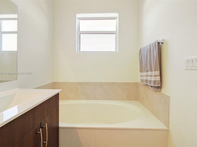 Продажа дома по адресу 13251 SW 274th Ter - фото 6124067