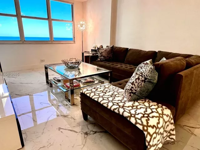 Продажа квартиры #1210 - фото 5796564