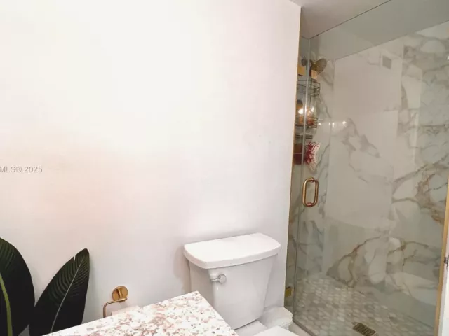 Продажа квартиры #1210 - фото 5796554