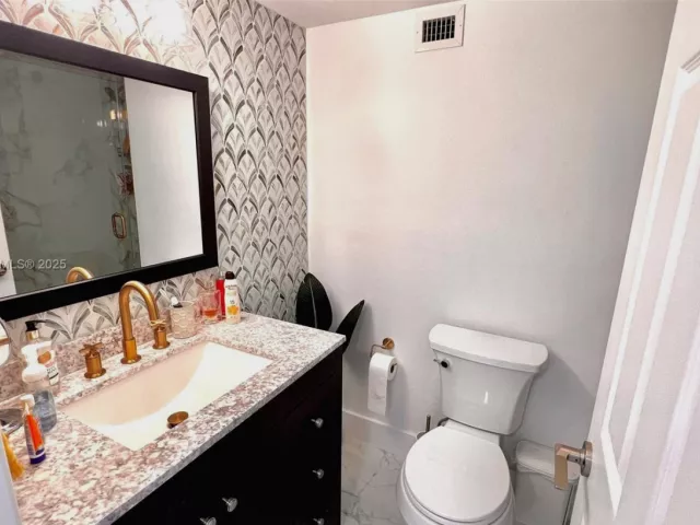 Продажа квартиры #1210 - фото 5796555