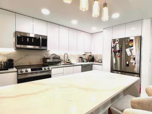 Продажа квартиры #1210 - фото 5796558