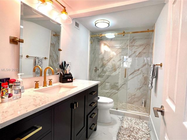 Продажа квартиры #1210 - фото 5796553