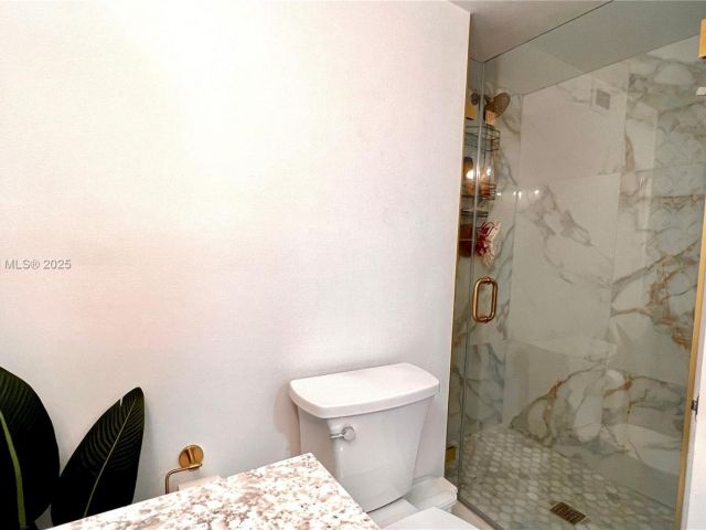 Продажа квартиры #1210 - фото 5796554