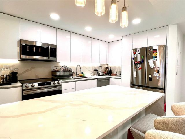 Продажа квартиры #1210 - фото 5796558