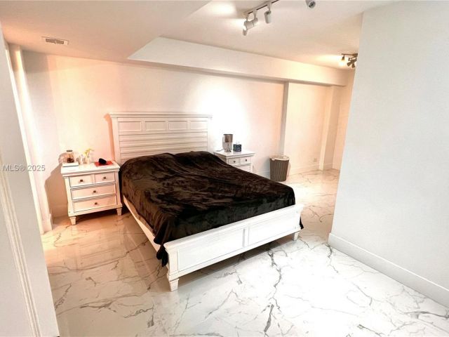 Продажа квартиры #1210 - фото 5796562