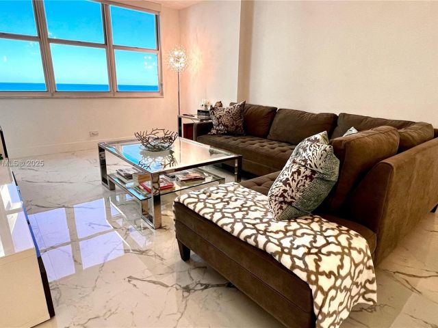 Продажа квартиры #1210 - фото 5796564