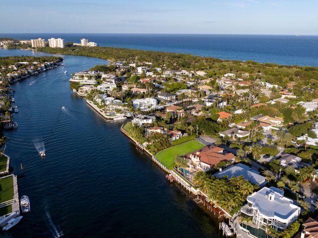 Продажа дома по адресу 601 NE Spanish Trail - фото 6102137