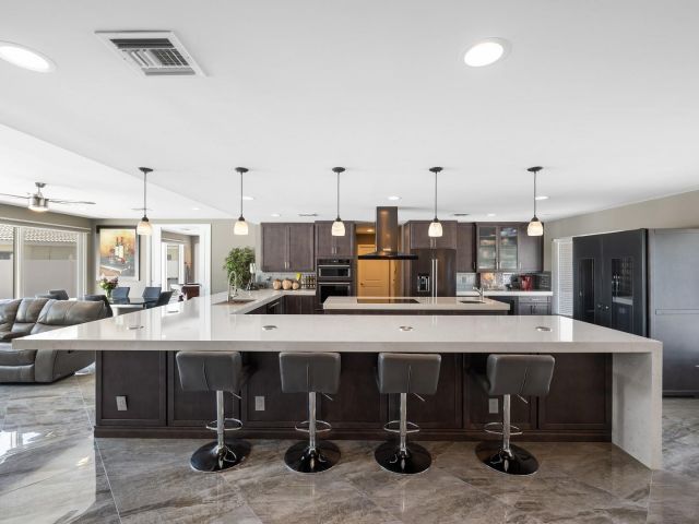 Продажа дома по адресу 5500 NE 31st Avenue - фото 5802456