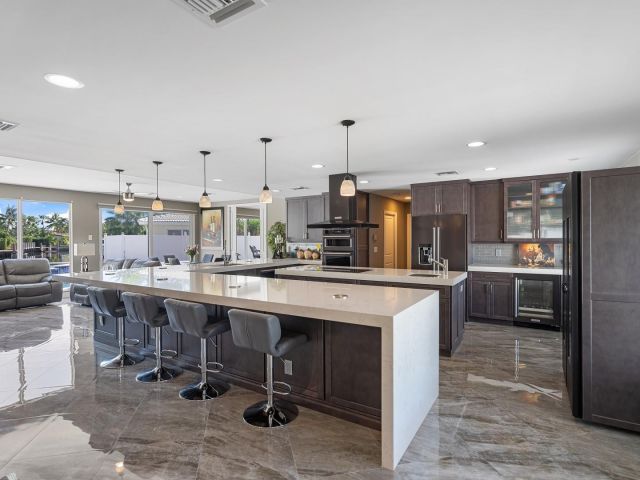 Продажа дома по адресу 5500 NE 31st Avenue - фото 5802457