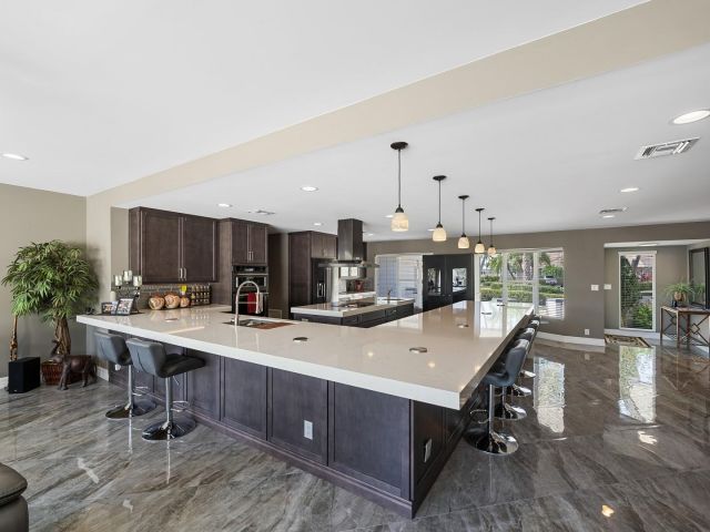 Продажа дома по адресу 5500 NE 31st Avenue - фото 5802459