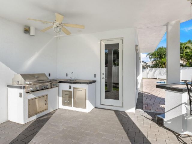 Продажа дома по адресу 5500 NE 31st Avenue - фото 5802461