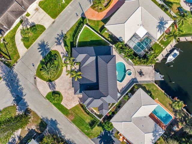 Продажа дома по адресу 5500 NE 31st Avenue - фото 5802470