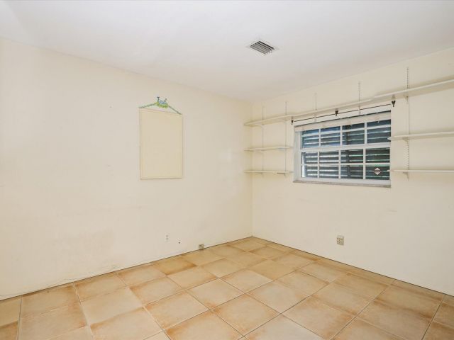 Продажа дома по адресу 2061 NE 54th Street - фото 6167845