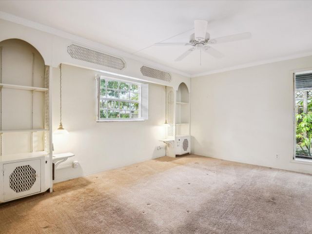 Продажа дома по адресу 2061 NE 54th Street - фото 6167847