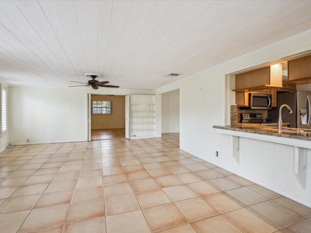 Продажа дома по адресу 2061 NE 54th Street - фото 6167849