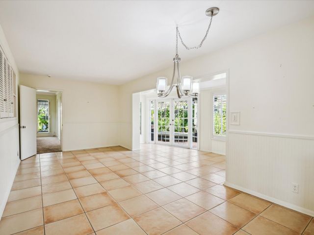 Продажа дома по адресу 2061 NE 54th Street - фото 6167851