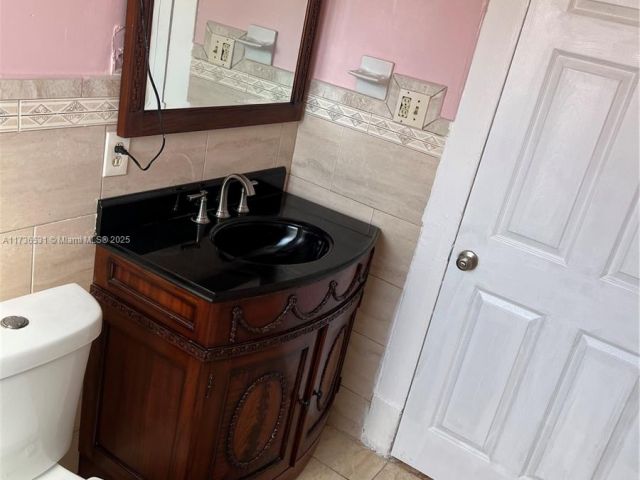 Продажа дома по адресу 6730 NE MIAMI PL - фото 6006861