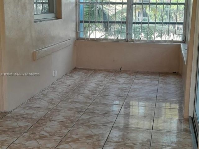 Продажа дома по адресу 6730 NE MIAMI PL - фото 6006867