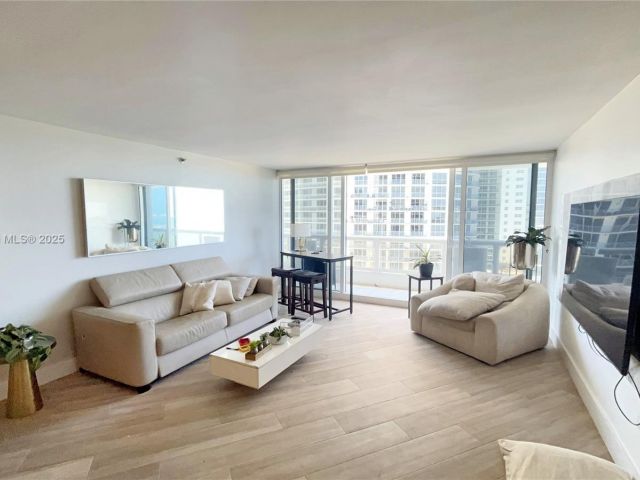 Квартира в аренду номерA-1951 - фото 5973196