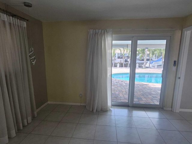 Продажа дома по адресу 742 Berkley Street - фото 6688796