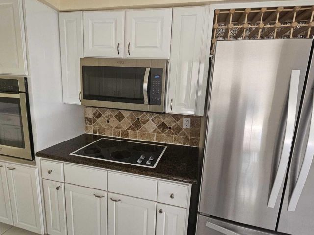 Продажа дома по адресу 742 Berkley Street - фото 6688802