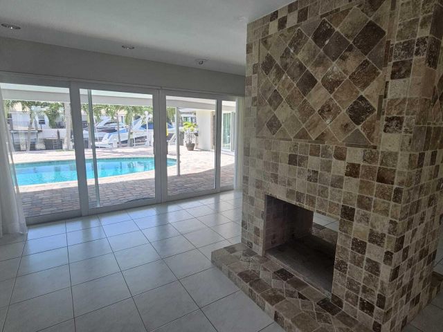 Продажа дома по адресу 742 Berkley Street - фото 6688804