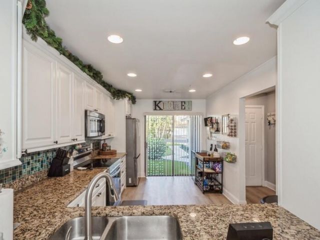 Продажа дома по адресу 1060 NW 19th Terrace - фото 5756016