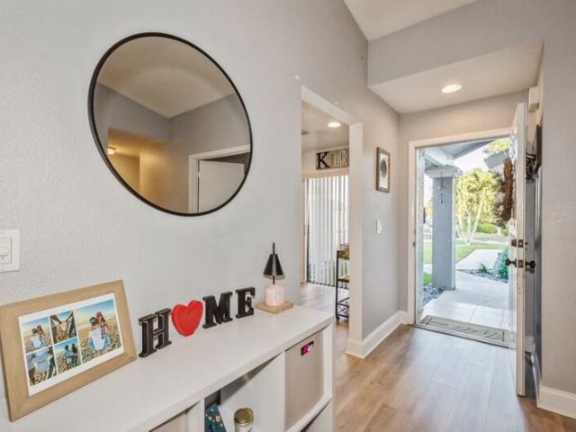 Продажа дома по адресу 1060 NW 19th Terrace - фото 5756021