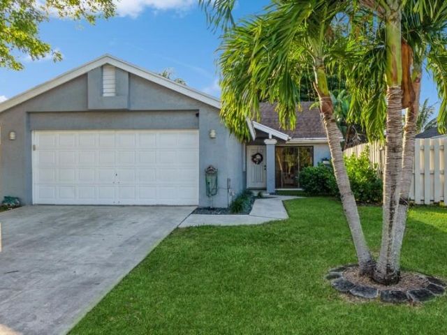 Продажа дома по адресу 1060 NW 19th Terrace - фото 5756023