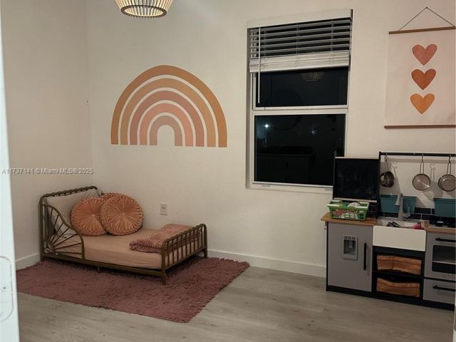 Дом в аренду по адресу 1755 SE 9th Ter - фото 5597990