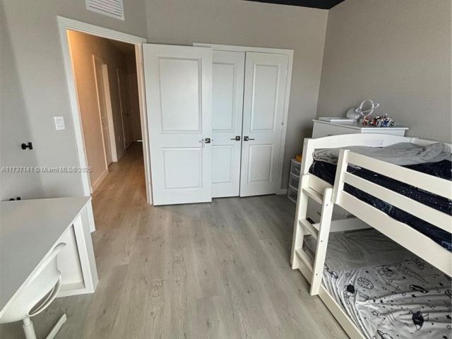 Дом в аренду по адресу 1755 SE 9th Ter - фото 5597994