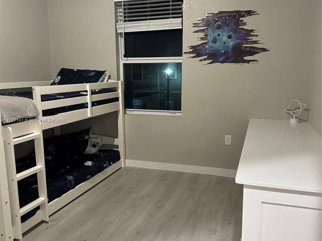 Дом в аренду по адресу 1755 SE 9th Ter - фото 5597995