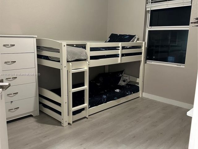 Дом в аренду по адресу 1755 SE 9th Ter - фото 5597996