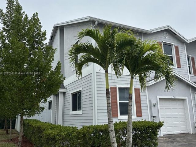 Дом в аренду по адресу 1755 SE 9th Ter - фото 5598006