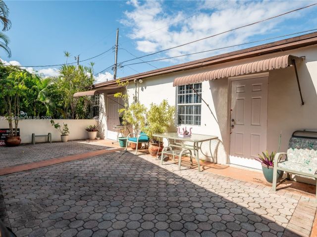 Продажа дома по адресу 2039 SW 17th St - фото 5832636